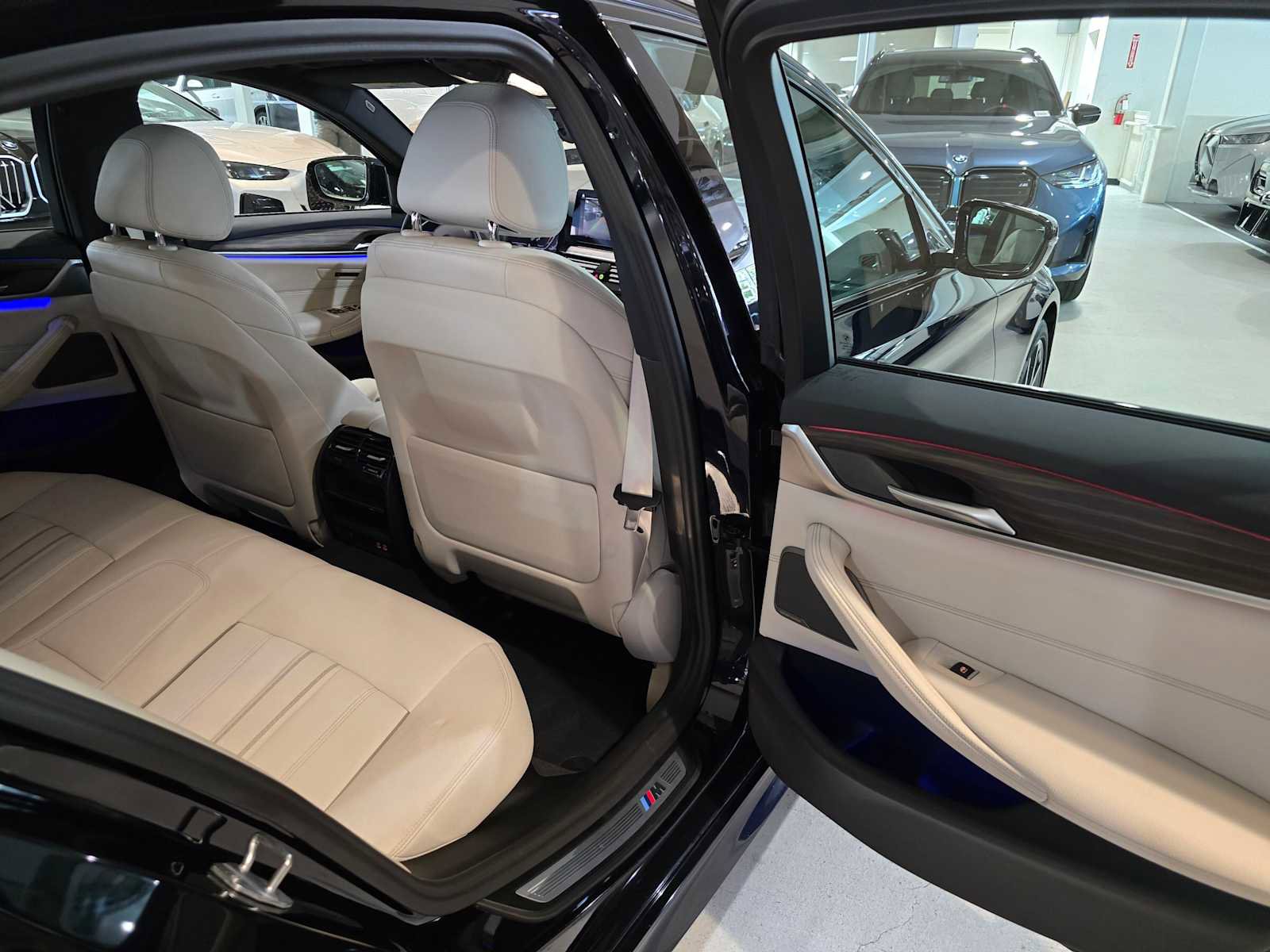Used 2023 BMW 540i xDrive w/ M Sport Package AWD/4WD image 13