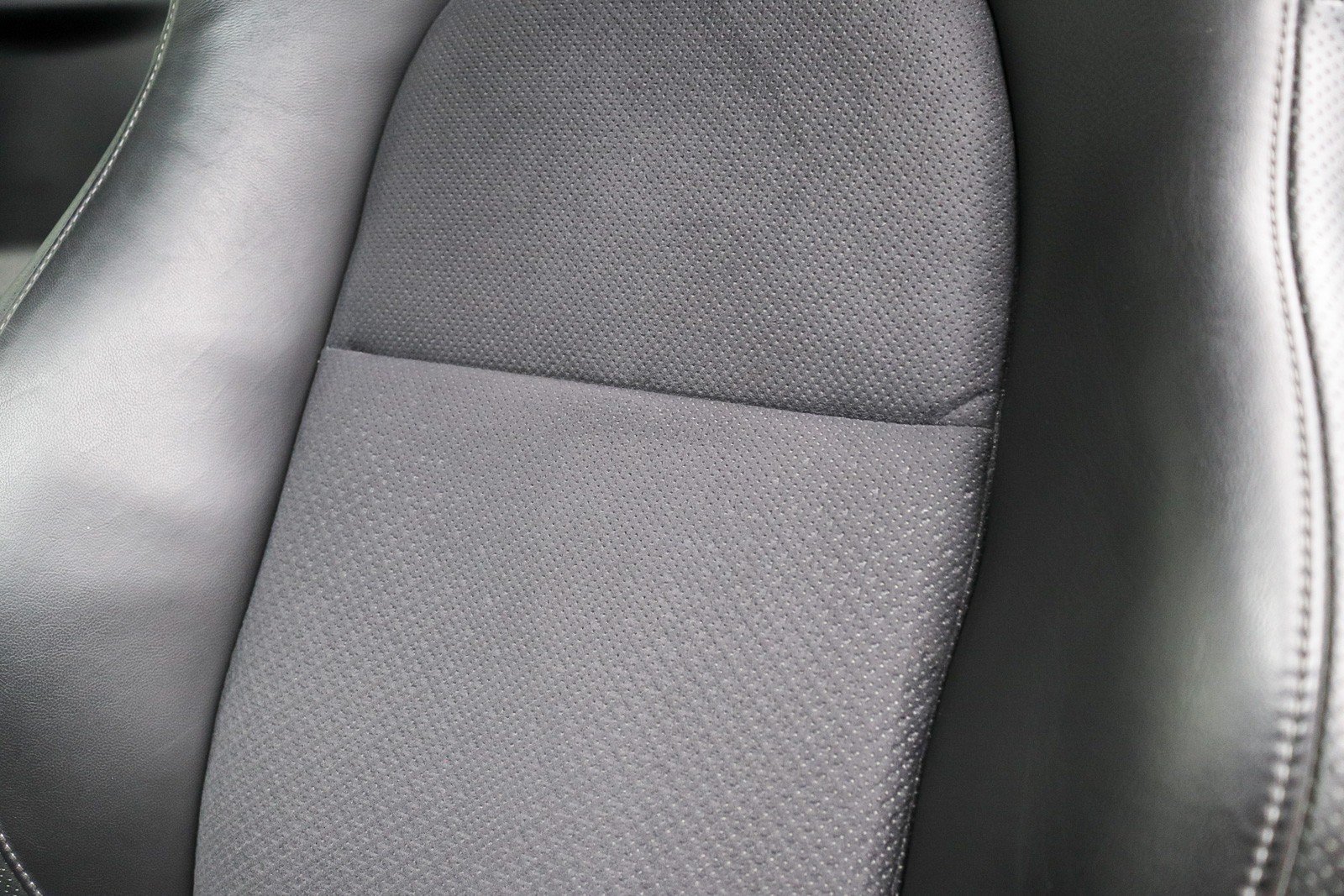 Used 2009 Nissan GT-R Premium AWD/4WD image 25