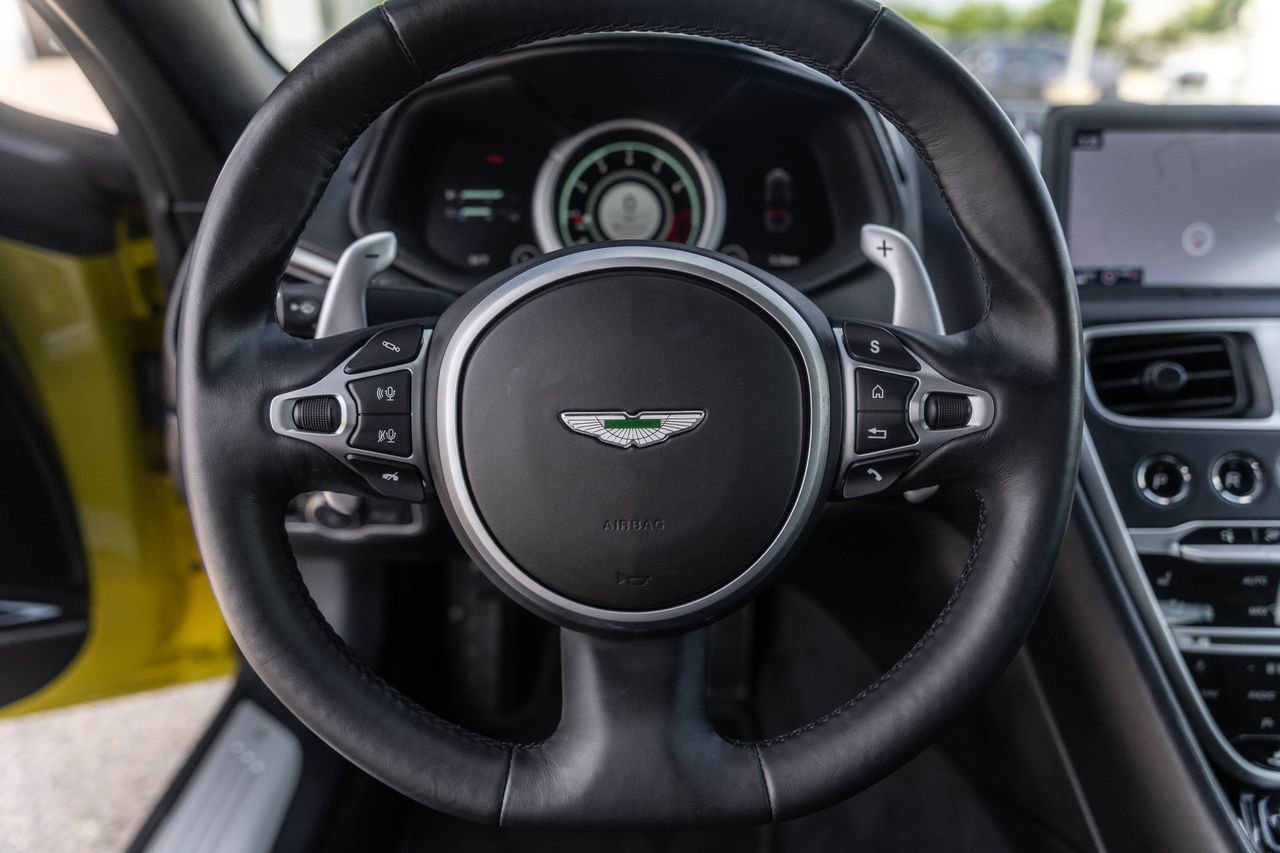 Used 2022 Aston Martin DB11 Volante RWD image 38