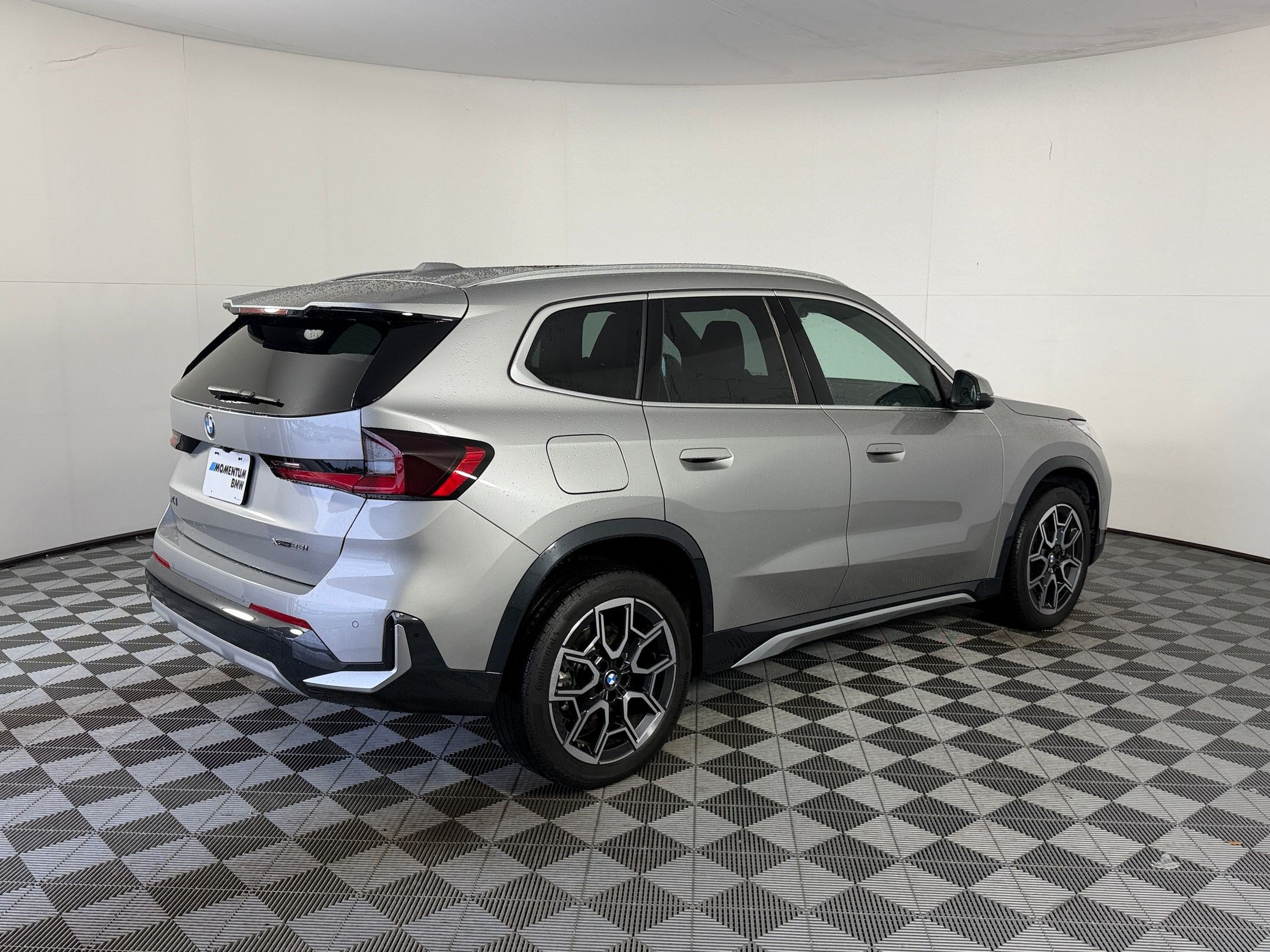 Used 2026 BMW X1 xDrive28i AWD/4WD image 9