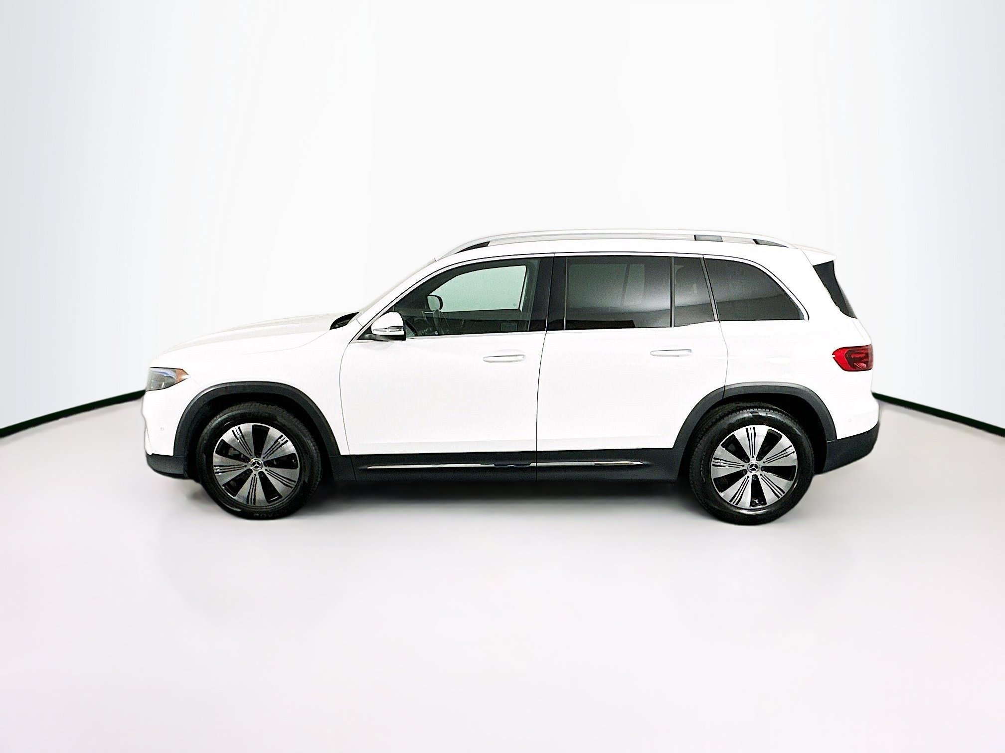 Used 2024 Mercedes-Benz EQB 250+ image 4