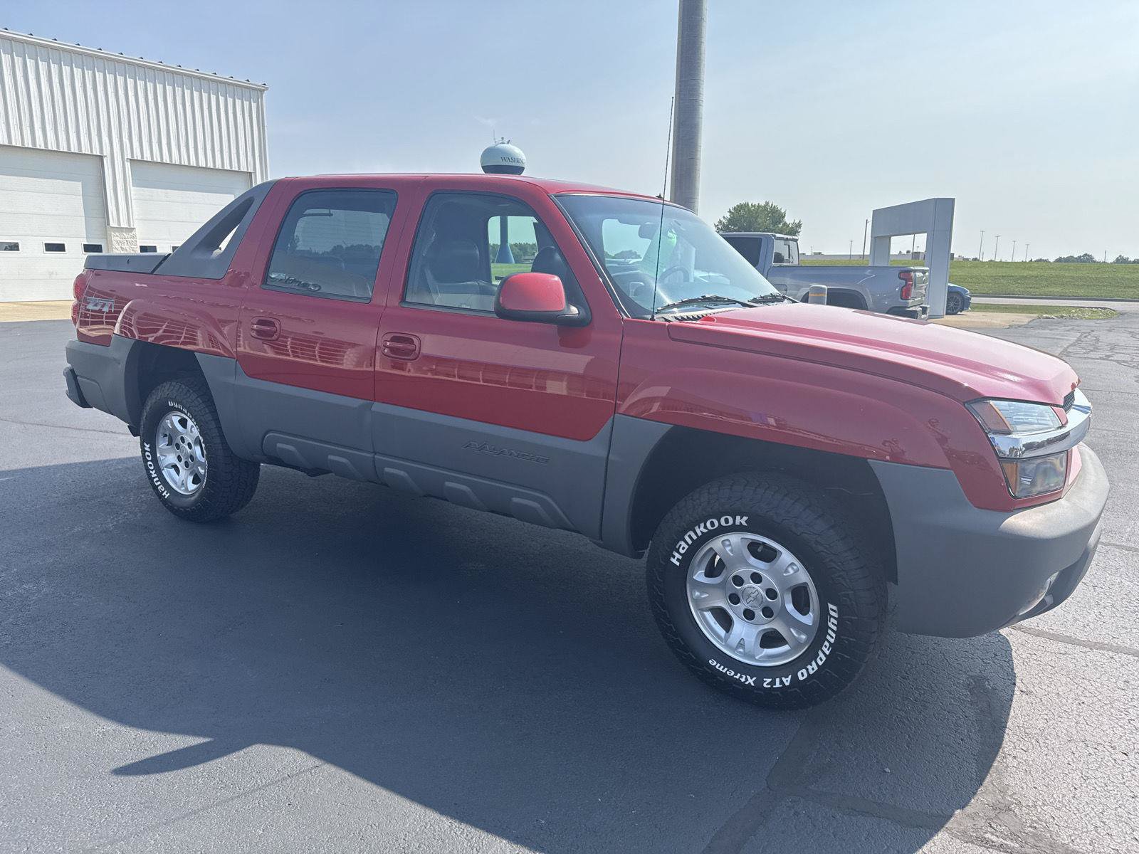 Used 2002 Chevrolet Avalanche 4x4 w/ Off-Road Suspension Pkg image 5