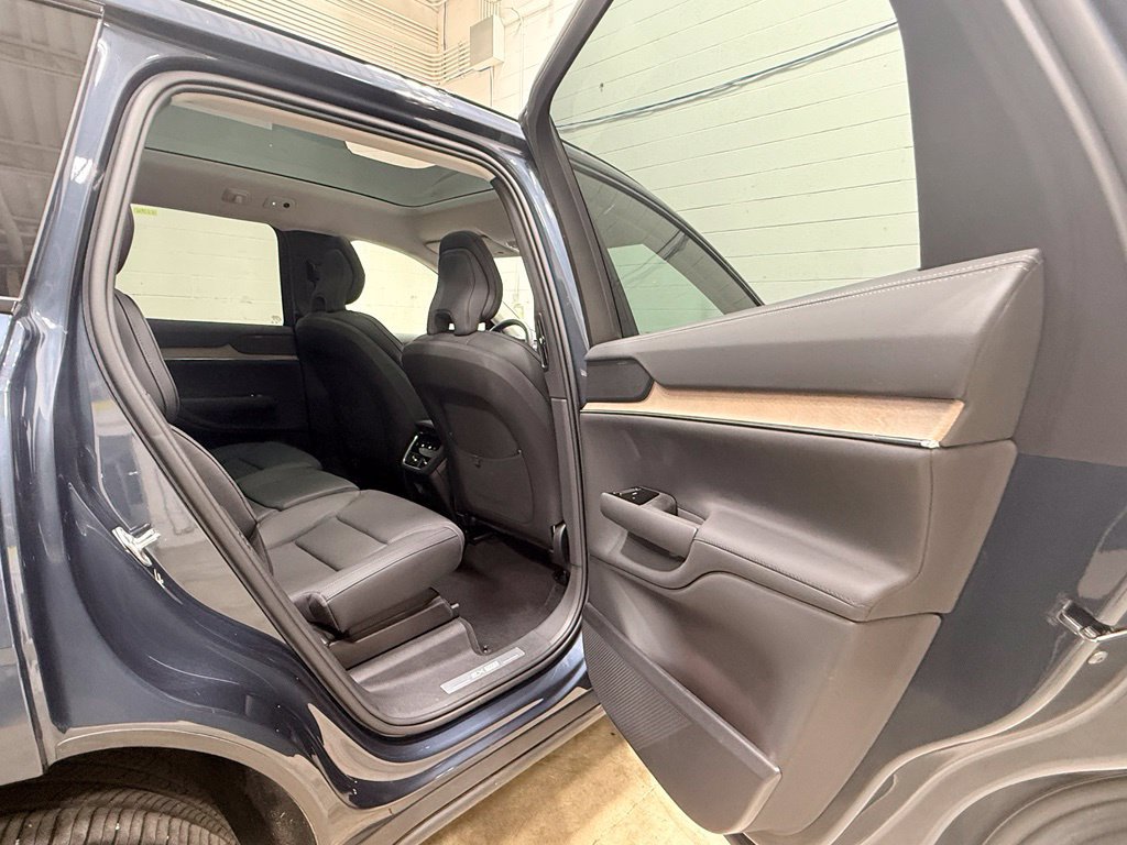 Used 2025 Volvo EX90 Ultra AWD/4WD image 43