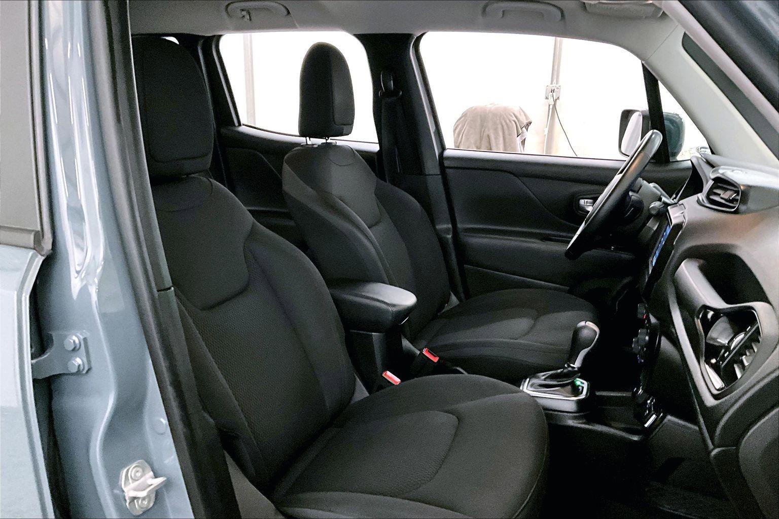 Used 2018 Jeep Renegade Altitude image 7