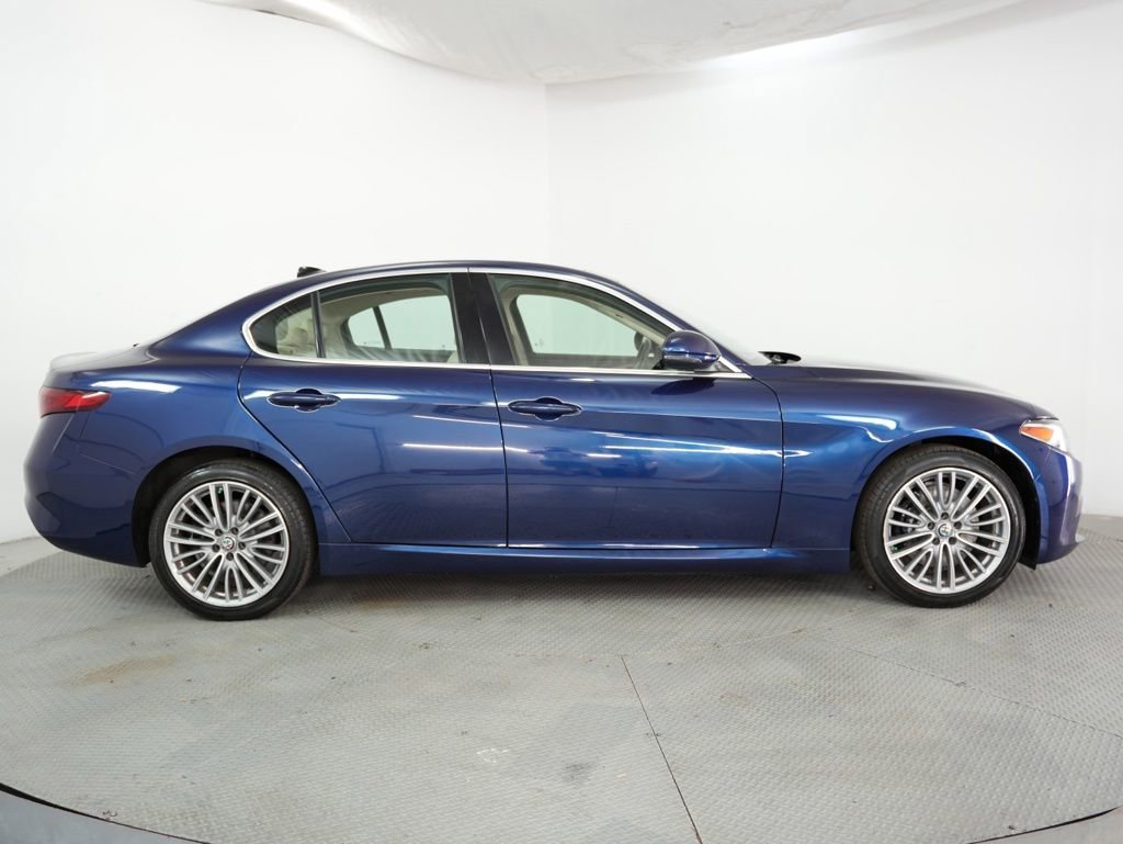 Used 2018 Alfa Romeo Giulia Ti w/ Quick Order Package 22X Lusso AWD/4WD image 5