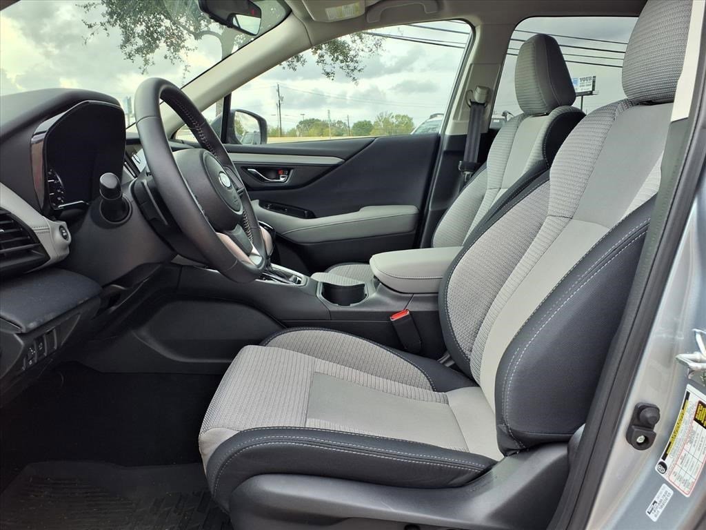 Used 2025 Subaru Outback Premium w/ Popular Package #1A image 3