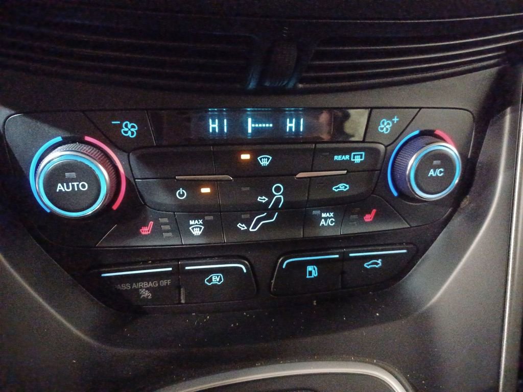 Used 2017 Ford C-MAX Energi SE w/ Equipment Group 401A image 16