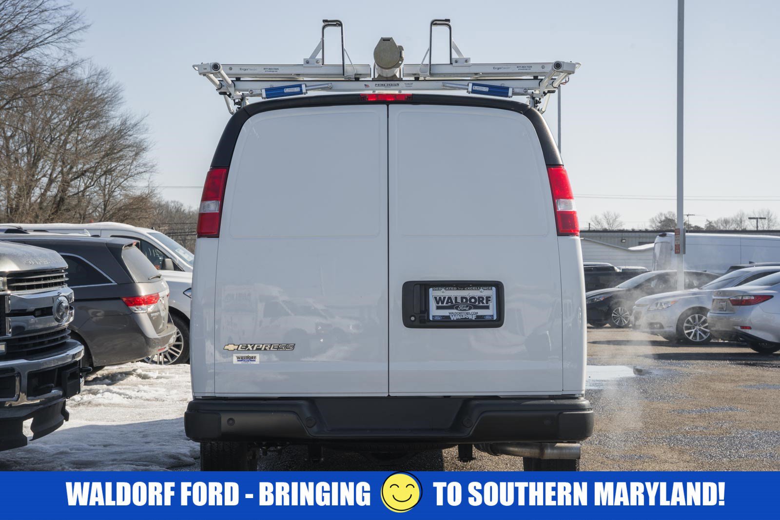 Used 2025 Chevrolet Express 2500 Extended w/ Communications Package image 6