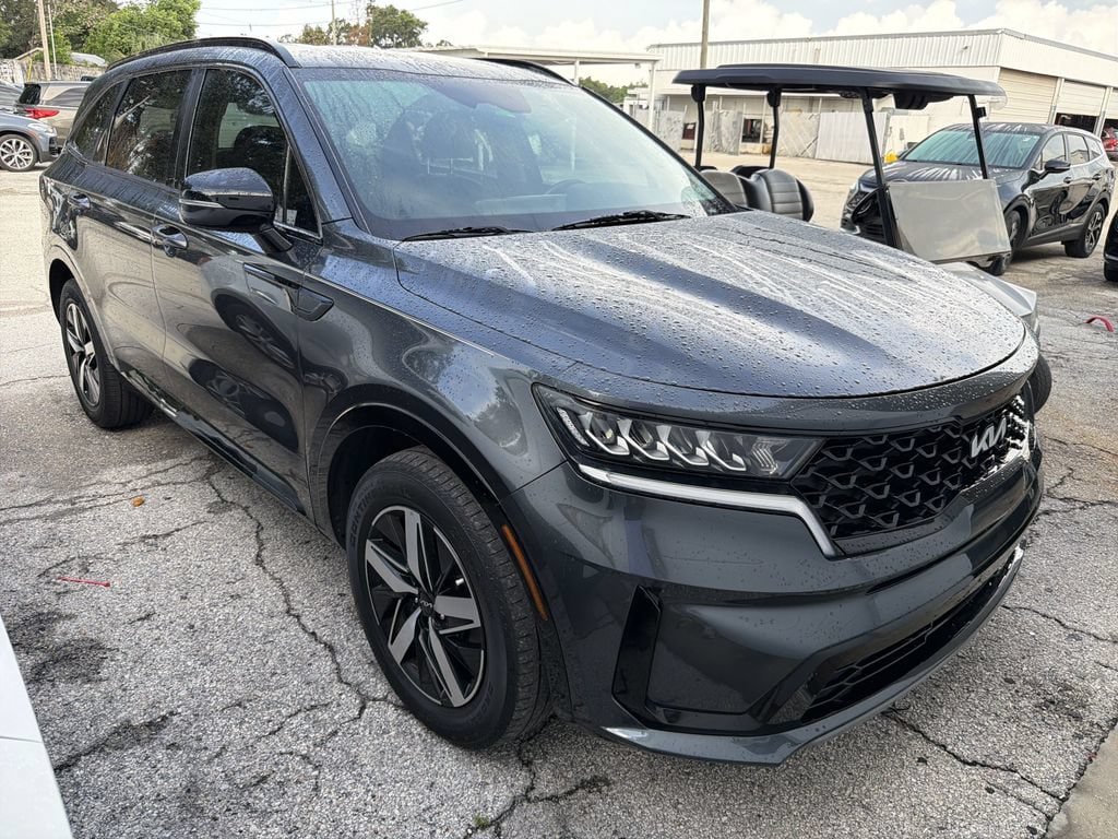 Certified 2022 Kia Sorento S FWD image 1