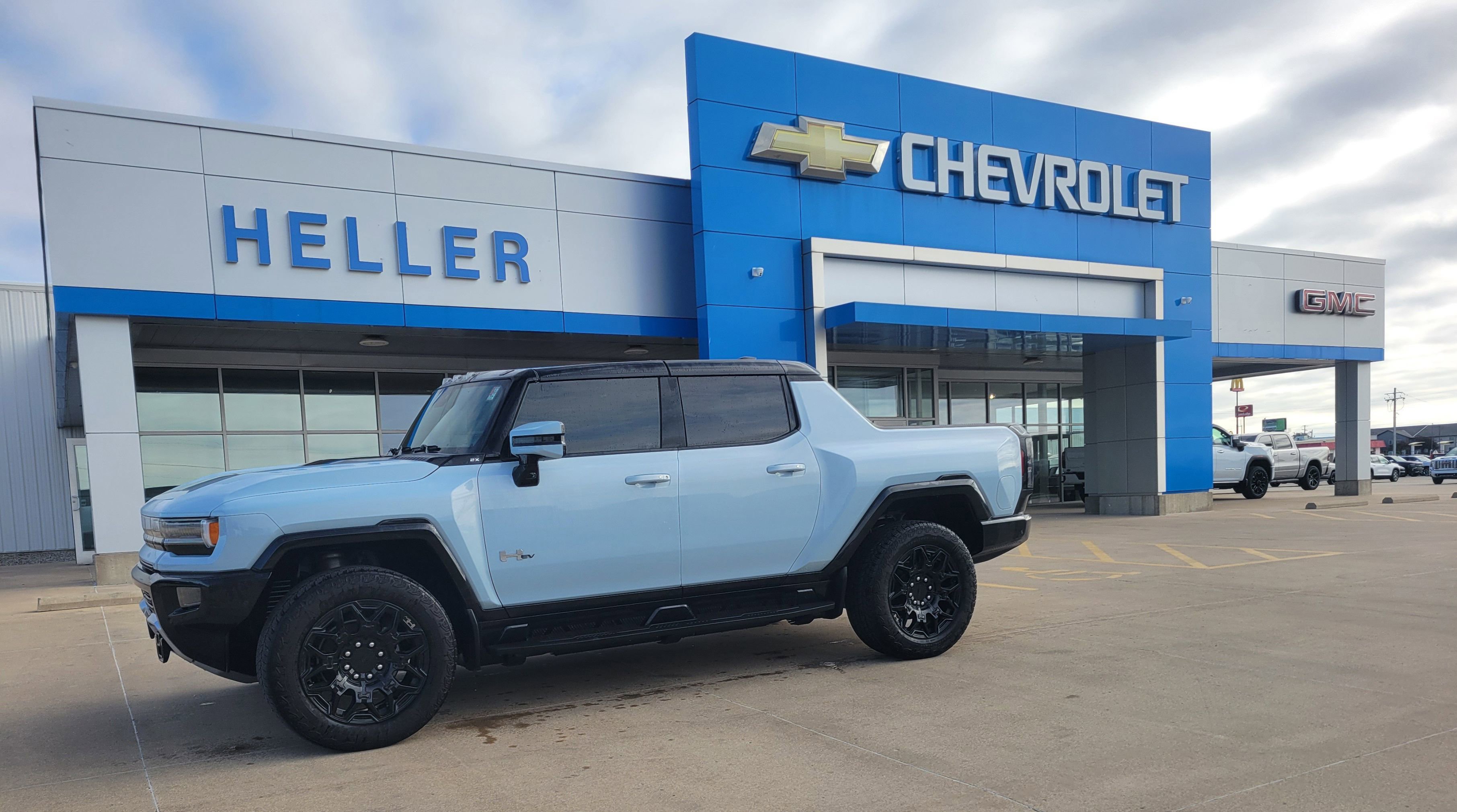 Used 2025 GMC Hummer EV 2X AWD/4WD image 3