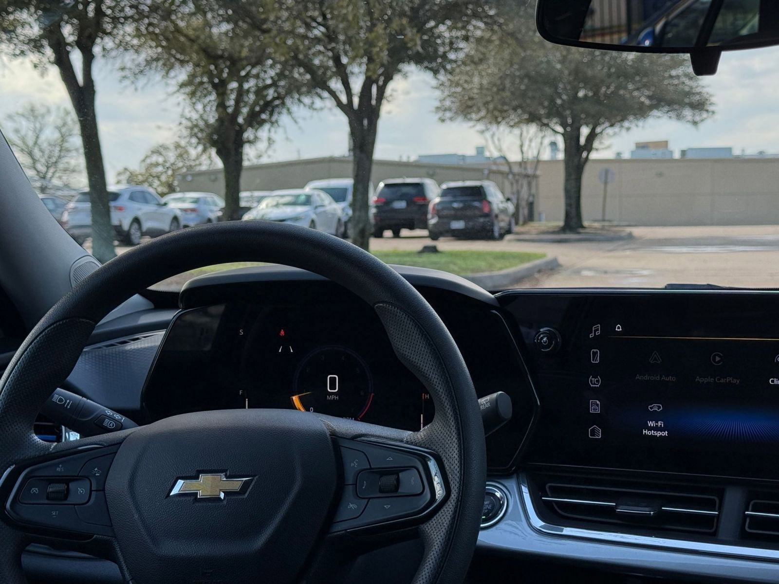 Used 2025 Chevrolet Trax LT image 34