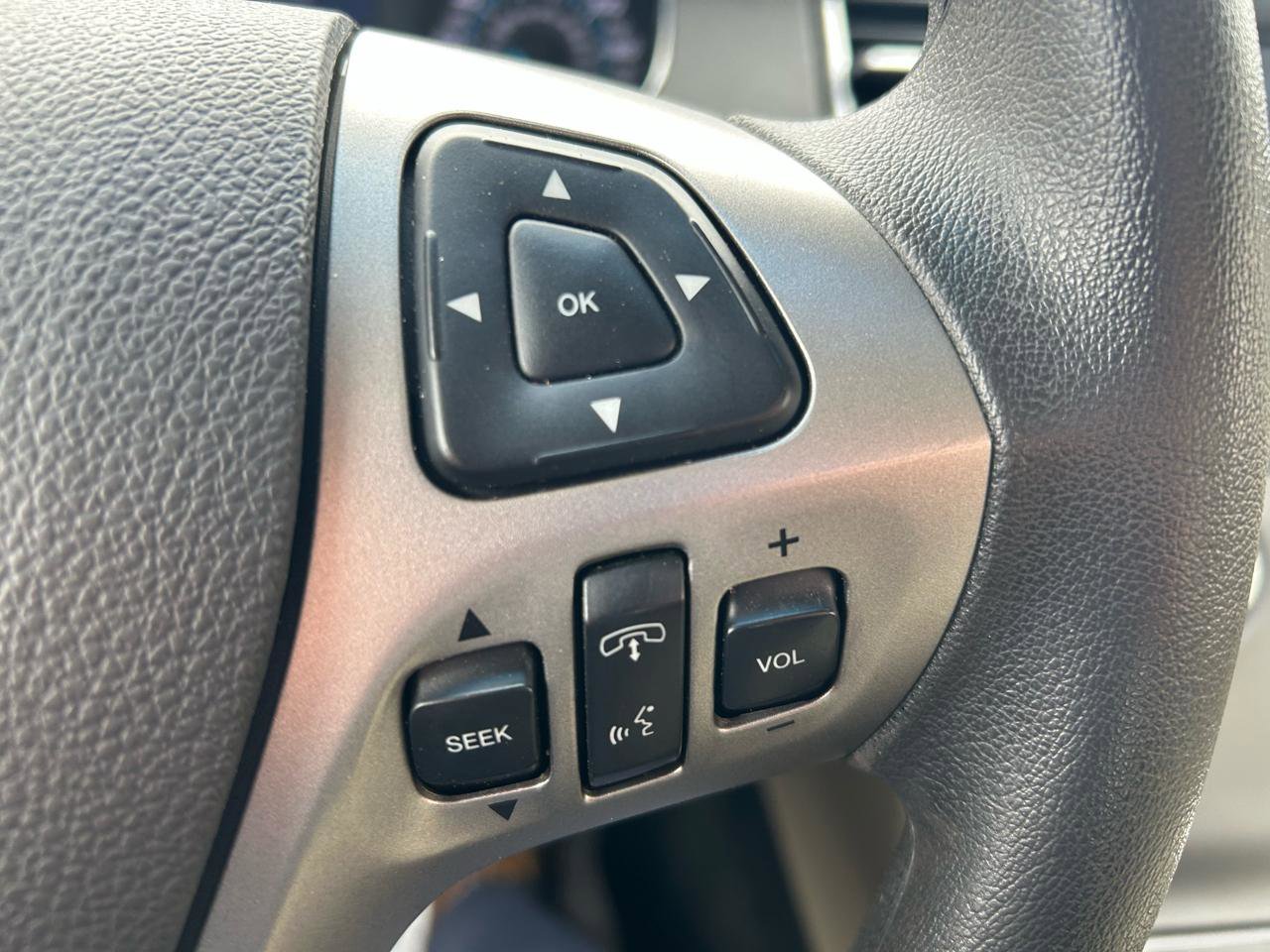 Used 2017 Ford Taurus SE FWD image 19