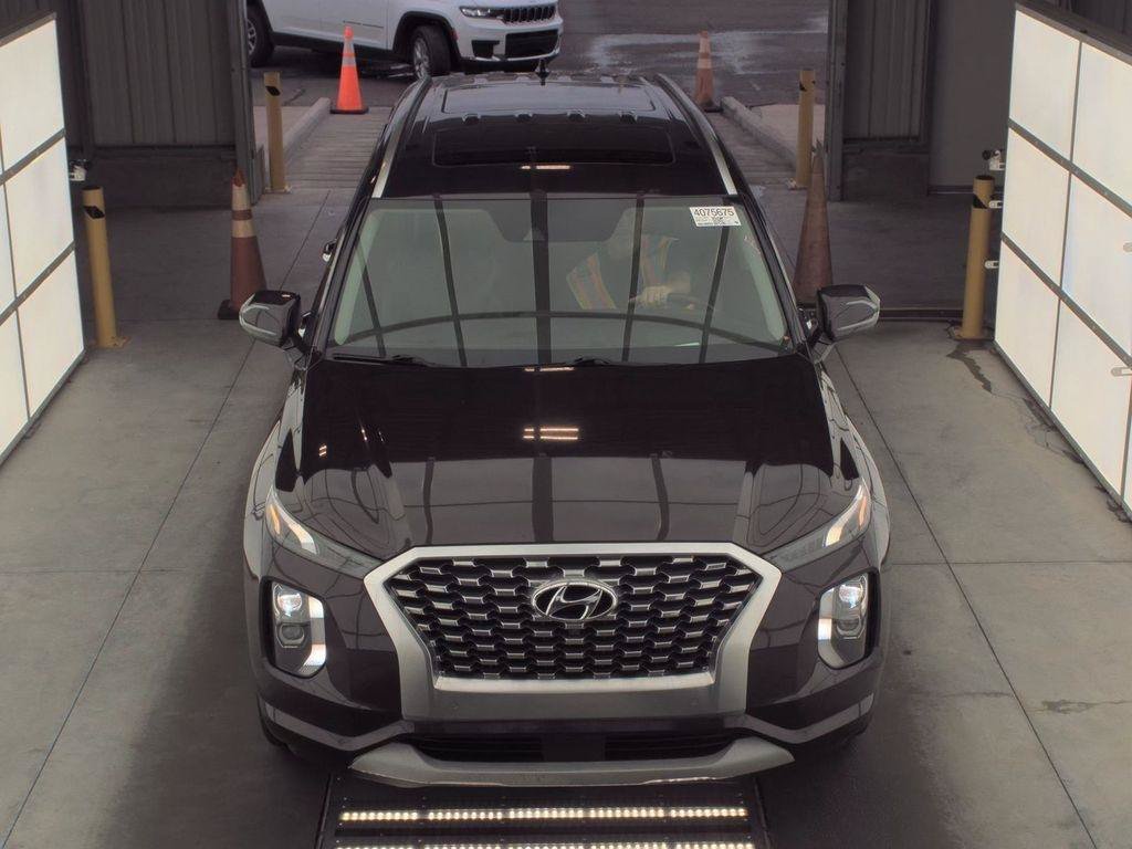 Used 2021 Hyundai Palisade Limited FWD image 2