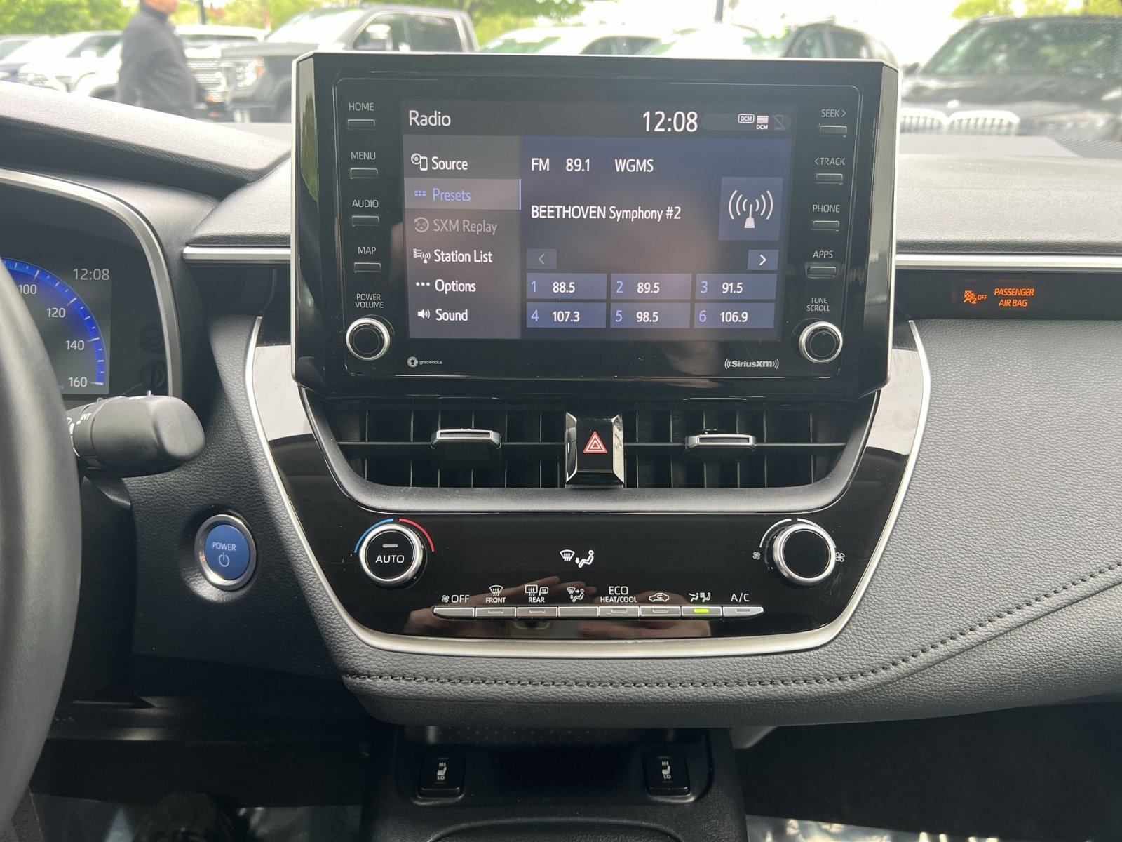 Used 2022 Toyota Corolla LE w/ Premium Interior Package FWD image 26
