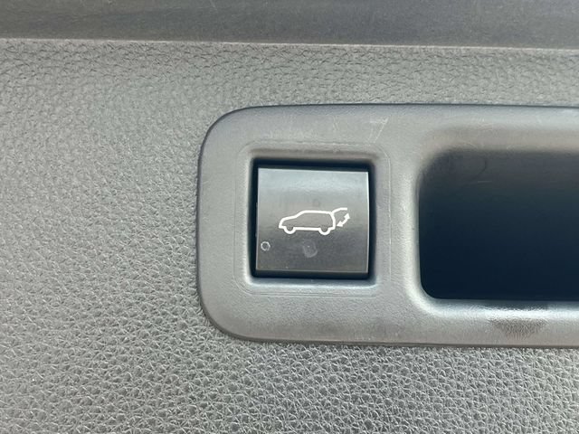 Used 2022 Toyota Highlander XLE FWD image 23