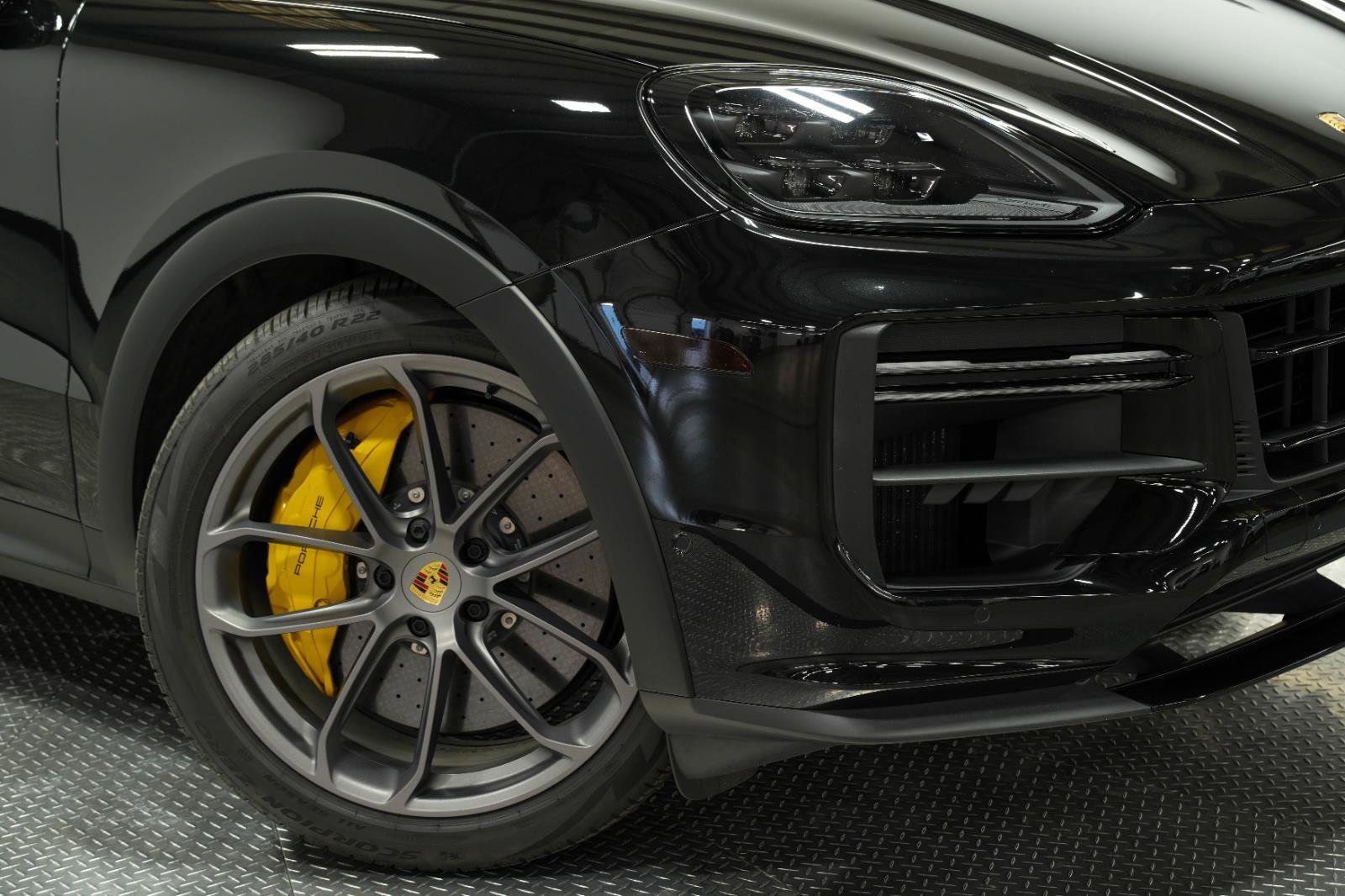 Used 2024 Porsche Cayenne Turbo GT AWD/4WD image 41