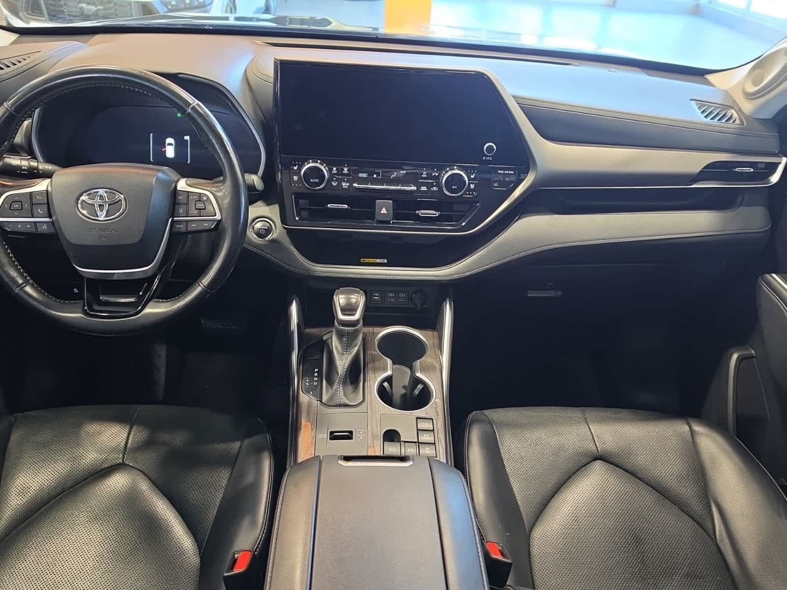 Used 2023 Toyota Highlander Limited AWD/4WD image 35