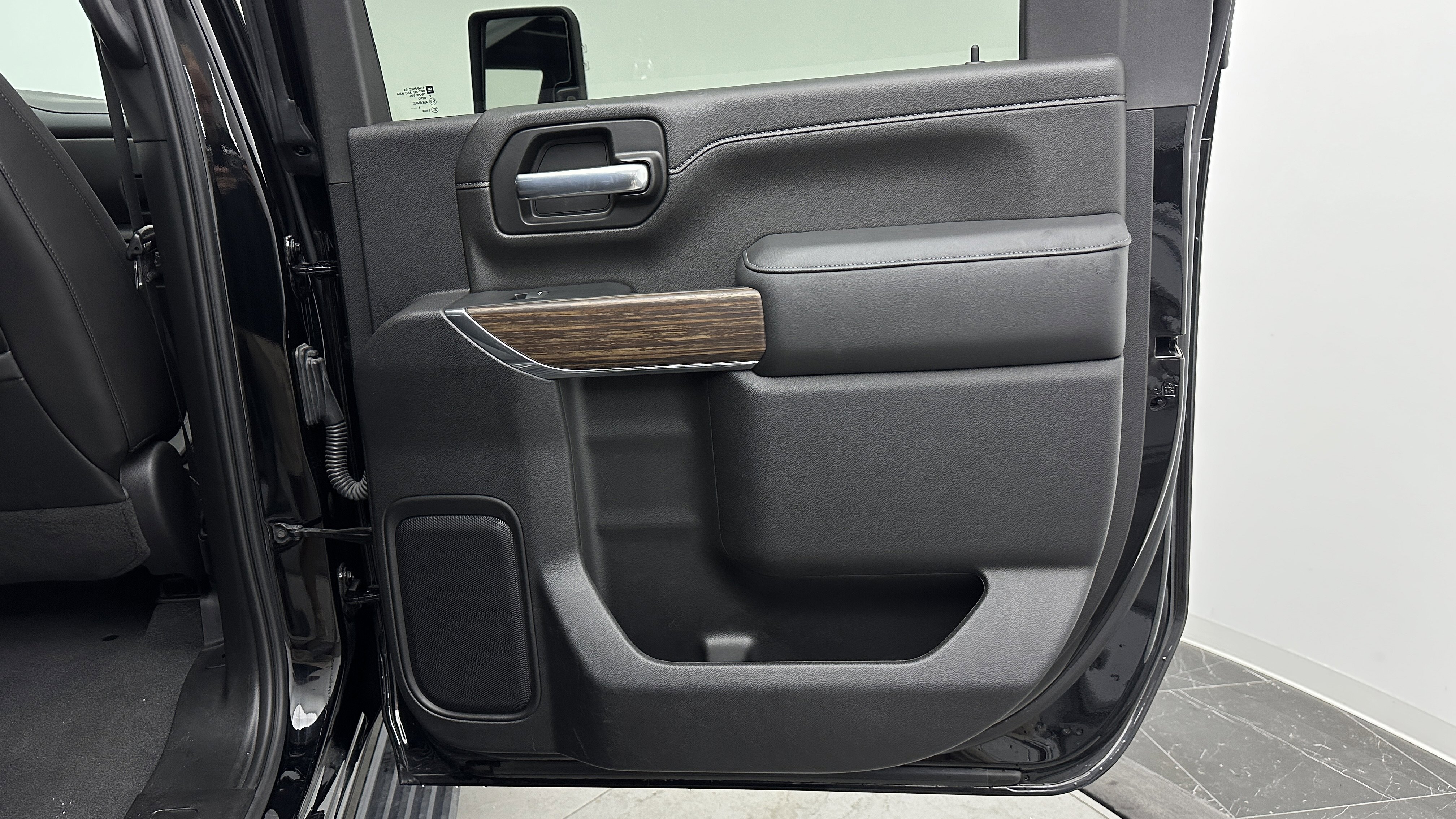 Used 2023 Chevrolet Silverado 2500 High Country w/ Z71 Off-Road Package image 31