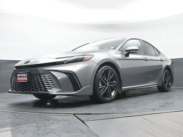 Used 2025 Toyota Camry LE image 28