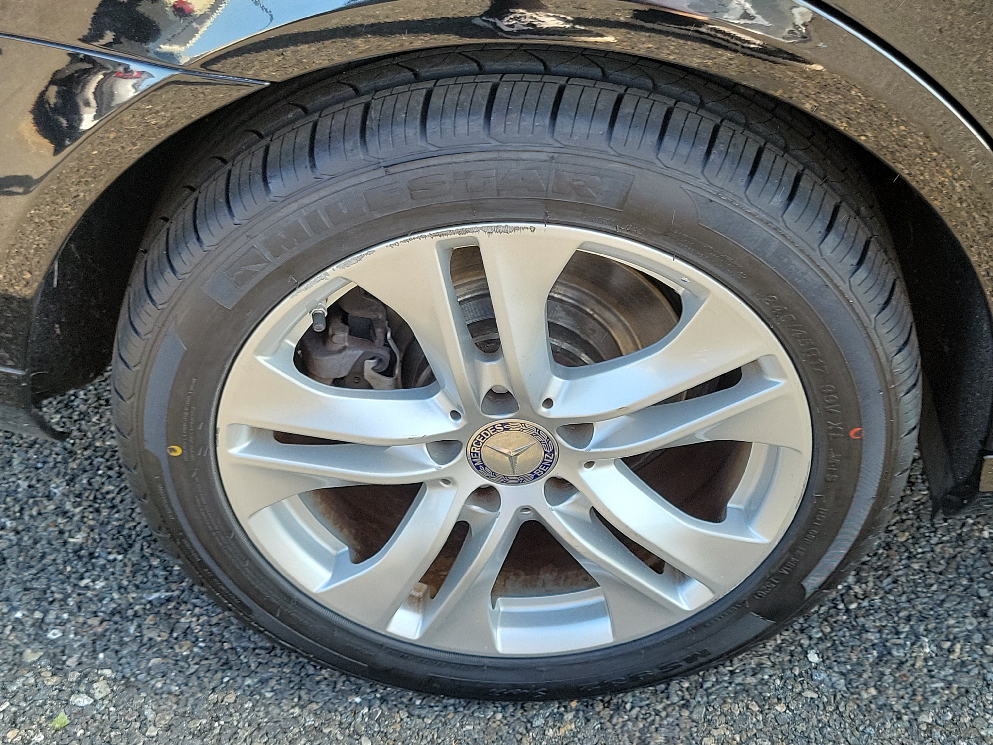 Used 2010 Mercedes-Benz E 350 Sedan image 25