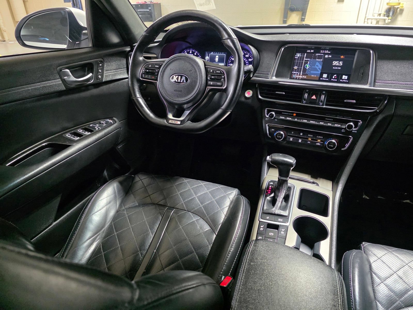Used 2018 Kia Optima SX w/ Technology Package FWD image 19