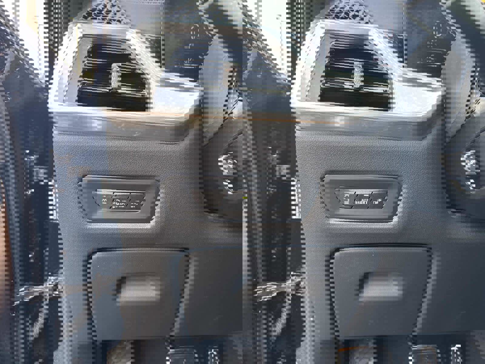 Certified 2025 BMW X6 xDrive40i image 32