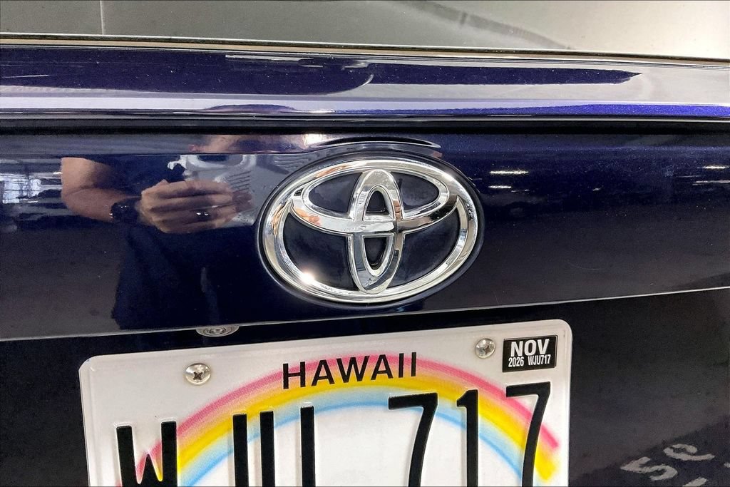 Used 2021 Toyota RAV4 XLE Premium FWD image 31