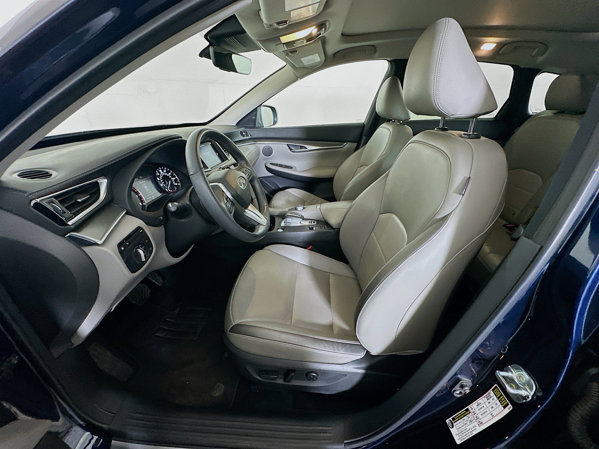 Used 2023 INFINITI QX50 Luxe FWD image 13