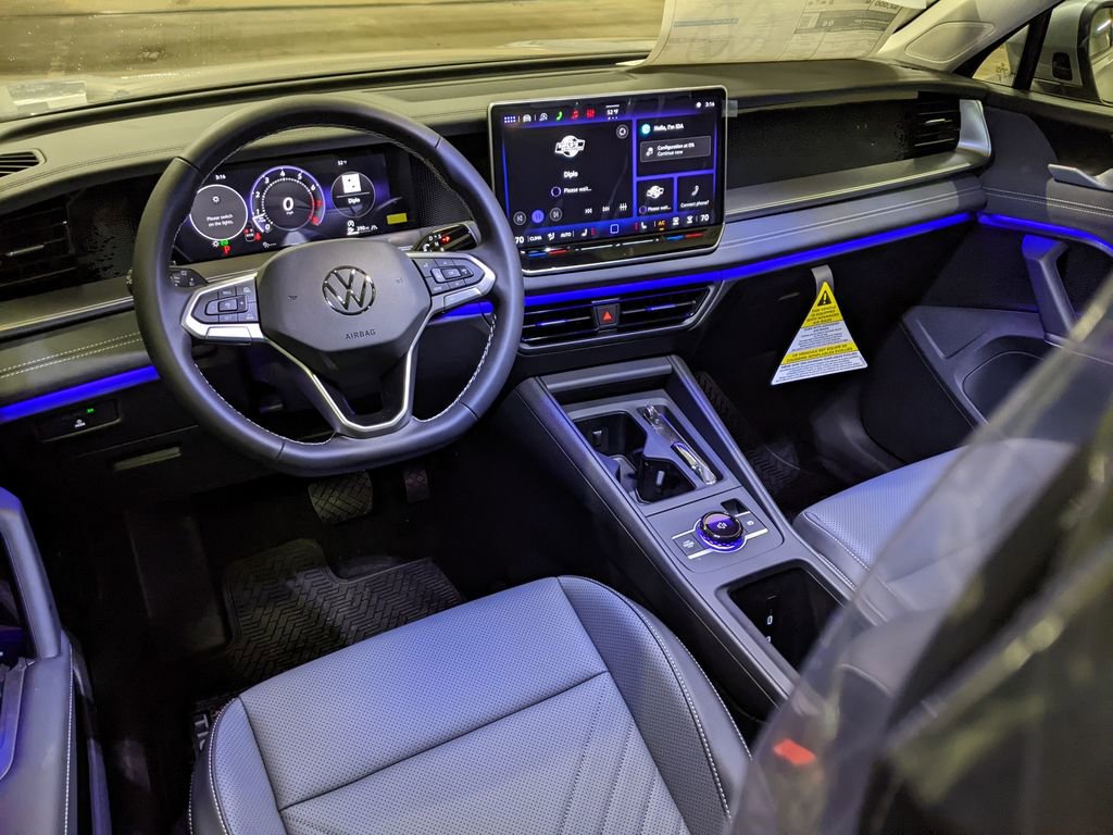 New 2026 Volkswagen Tiguan SE FWD image 12