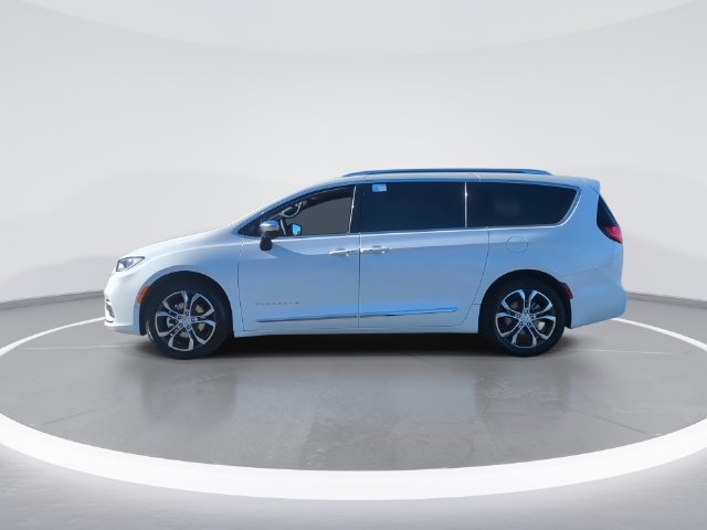 New 2026 Chrysler Pacifica Pinnacle w/ Trailer Tow Group FWD image 5