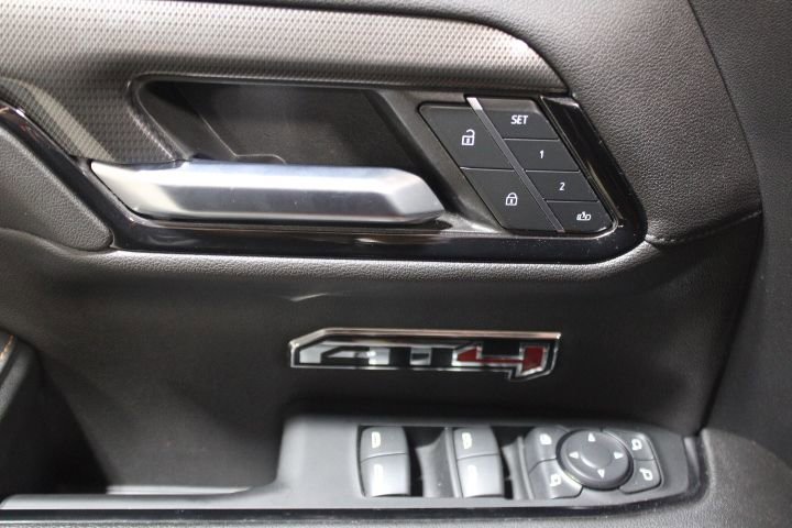 Used 2024 GMC Sierra 1500 AT4 w/ Technology Package image 19