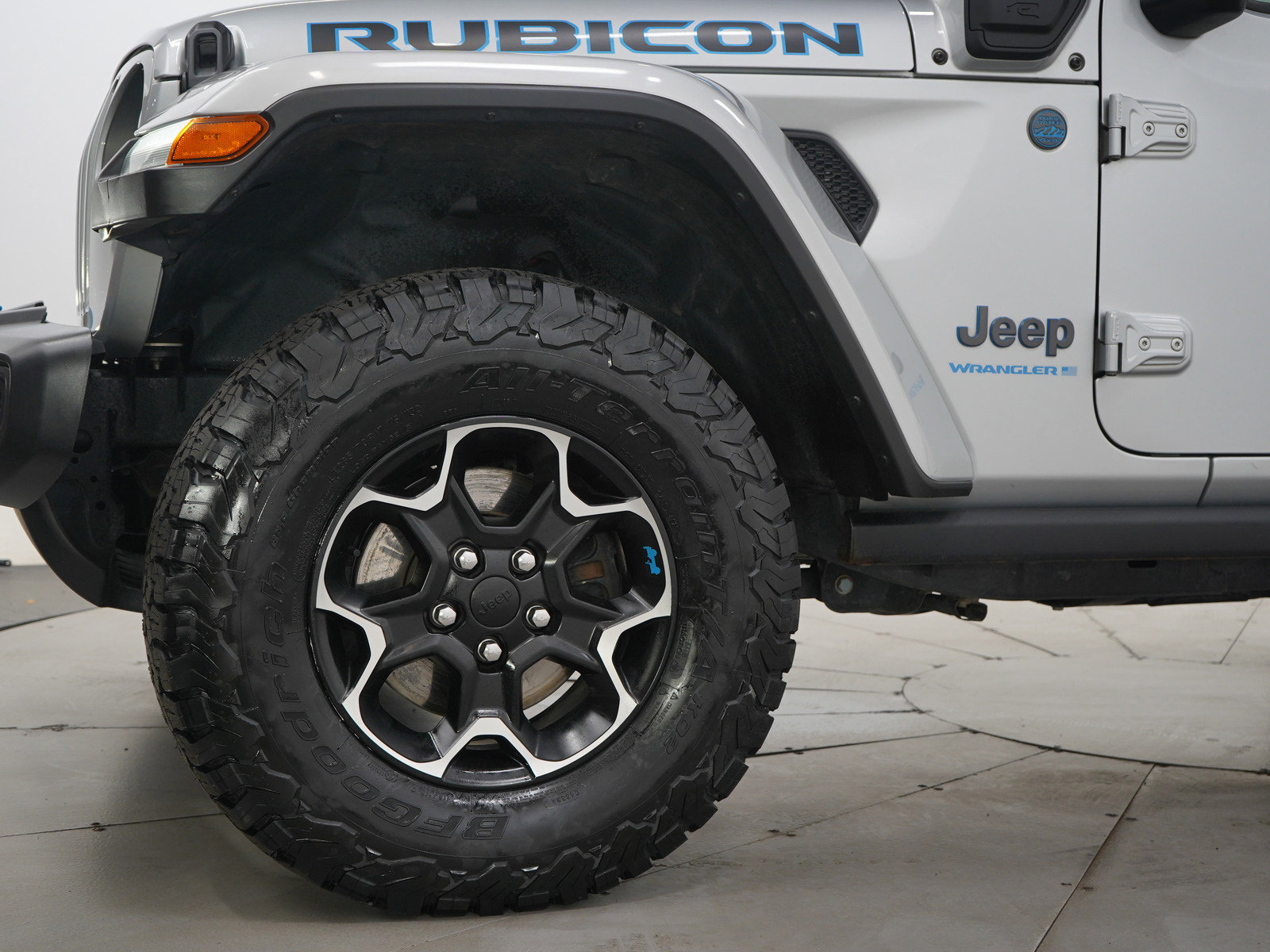 Used 2023 Jeep Wrangler Unlimited Rubicon 4xe w/ Safety Group image 28