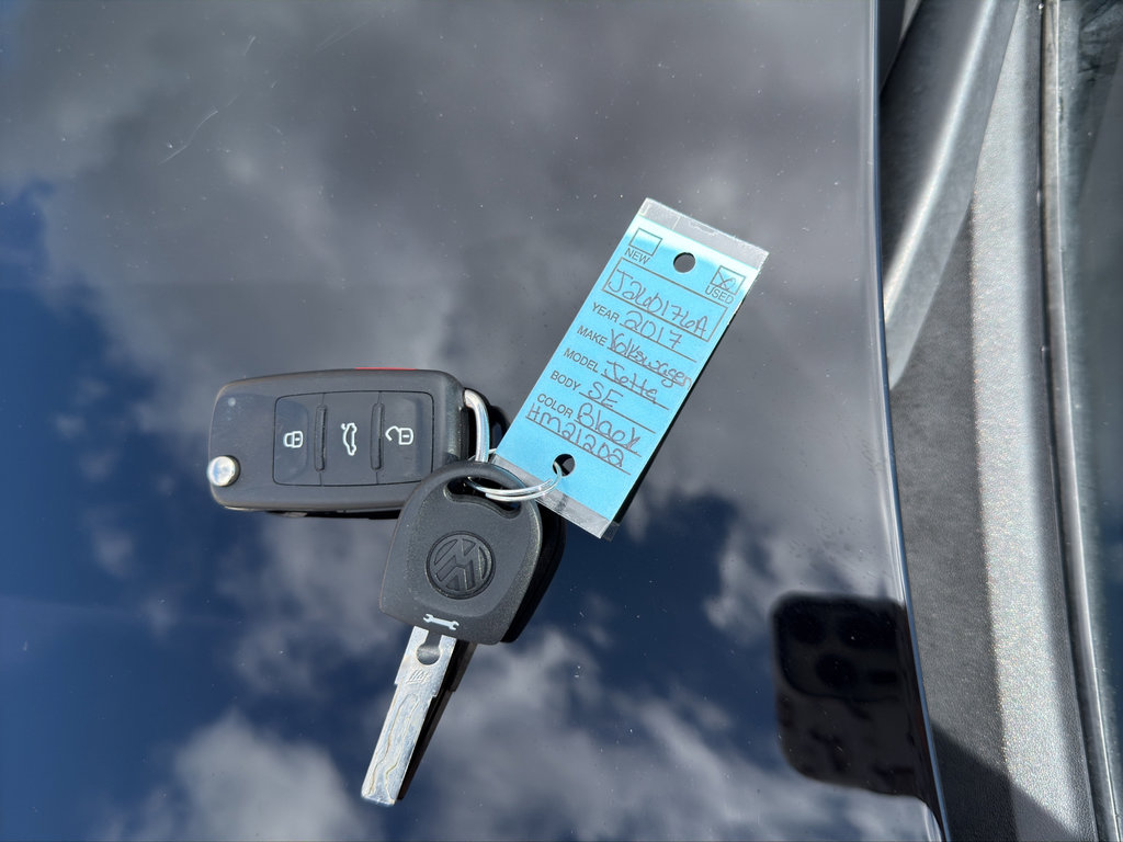 Used 2017 Volkswagen Jetta SE FWD image 15