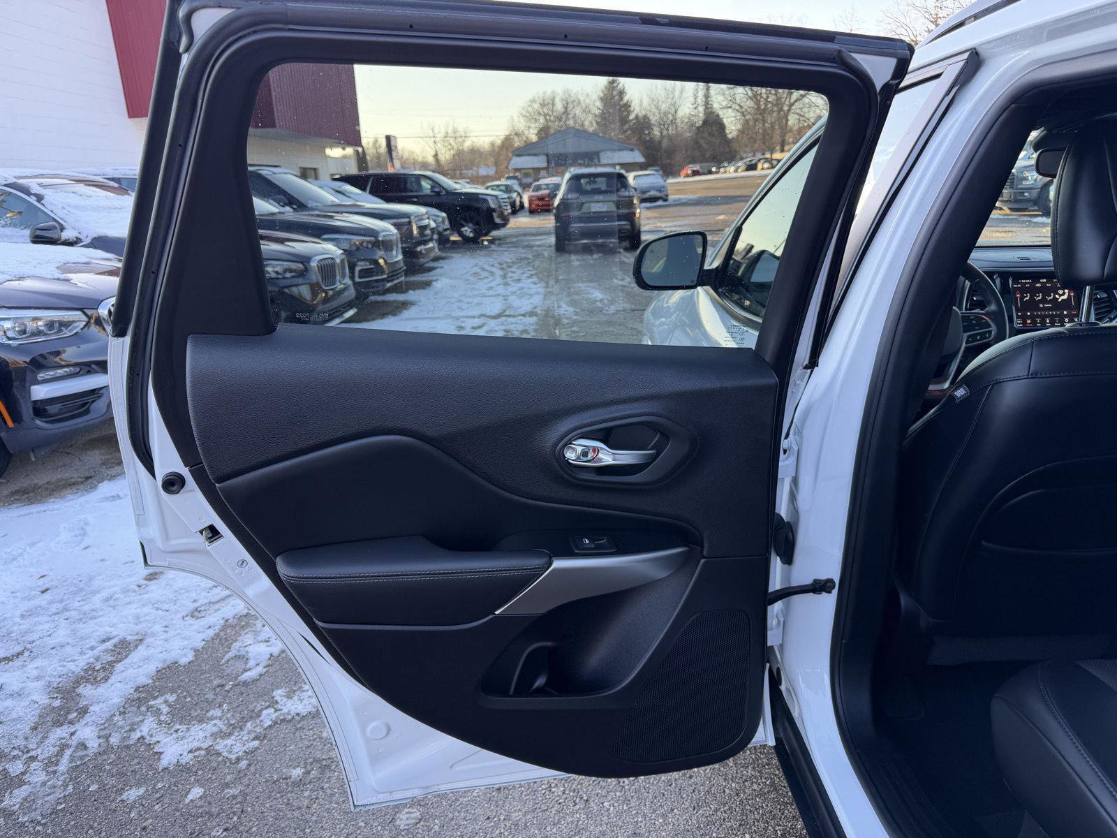 Used 2021 Jeep Cherokee High Altitude image 19