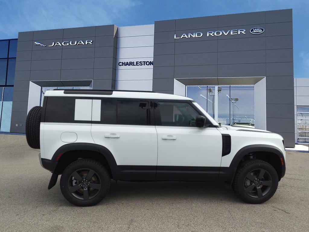 Used 2025 Land Rover Defender 110 S image 6