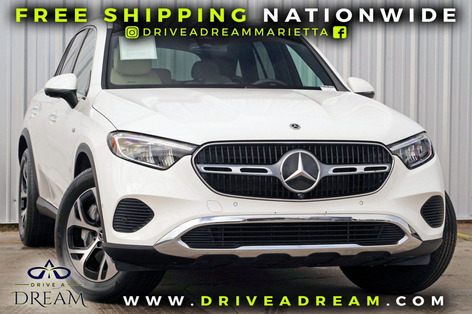 Used 2025 Mercedes-Benz GLC 350e 4MATIC image 2