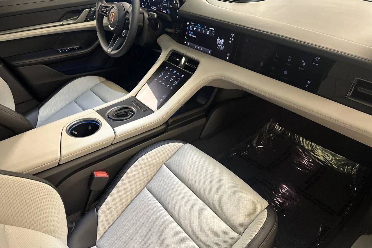 New 2025 Porsche Taycan 4S image 59