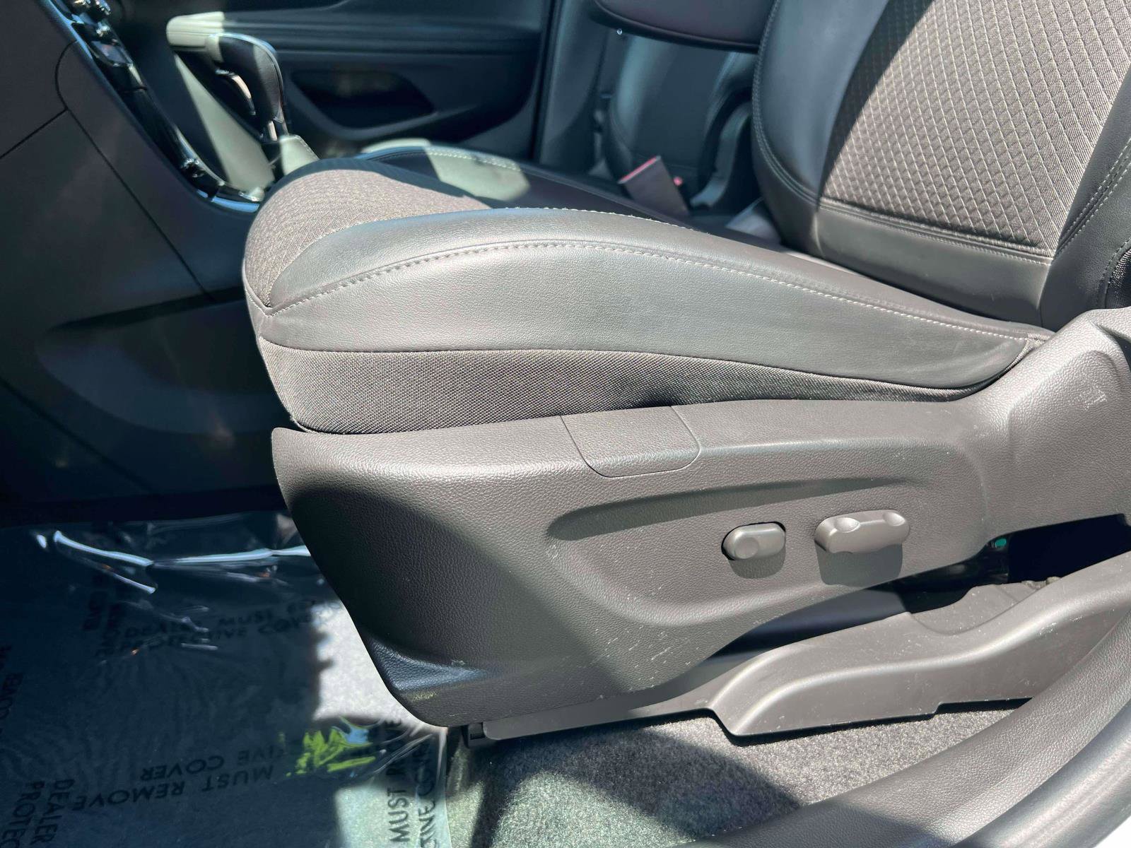 Used 2020 Buick Encore Preferred image 22