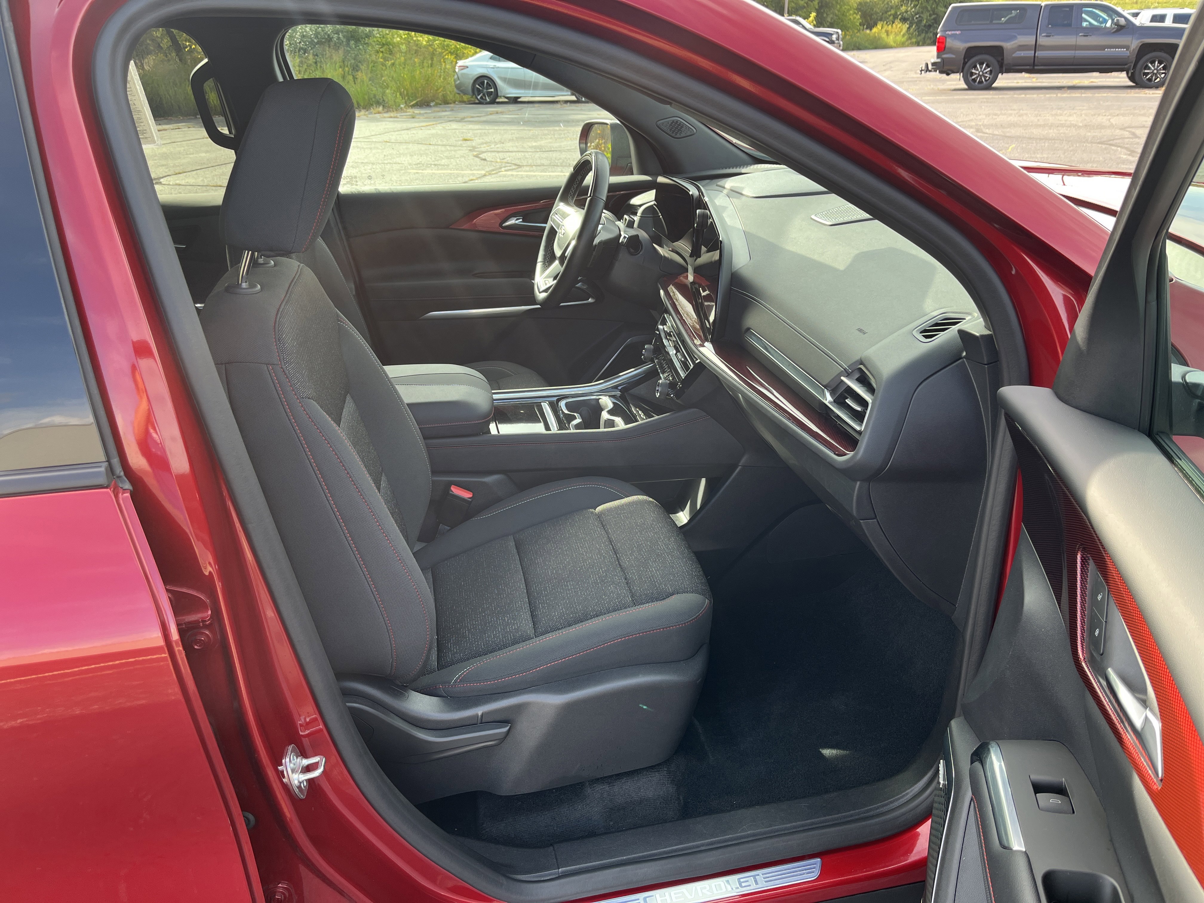 Used 2024 Chevrolet Traverse Z71 w/ Enhanced Driving Package image 19