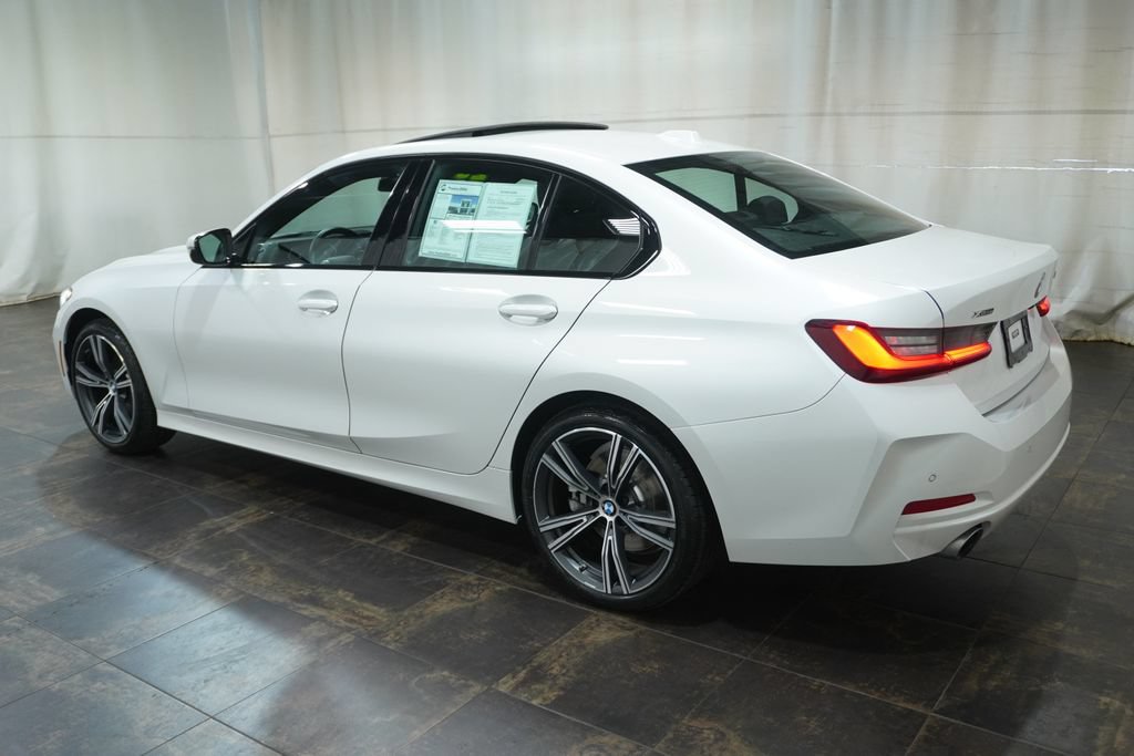 Used 2023 BMW 330i xDrive Sedan w/ Premium Package AWD/4WD image 6