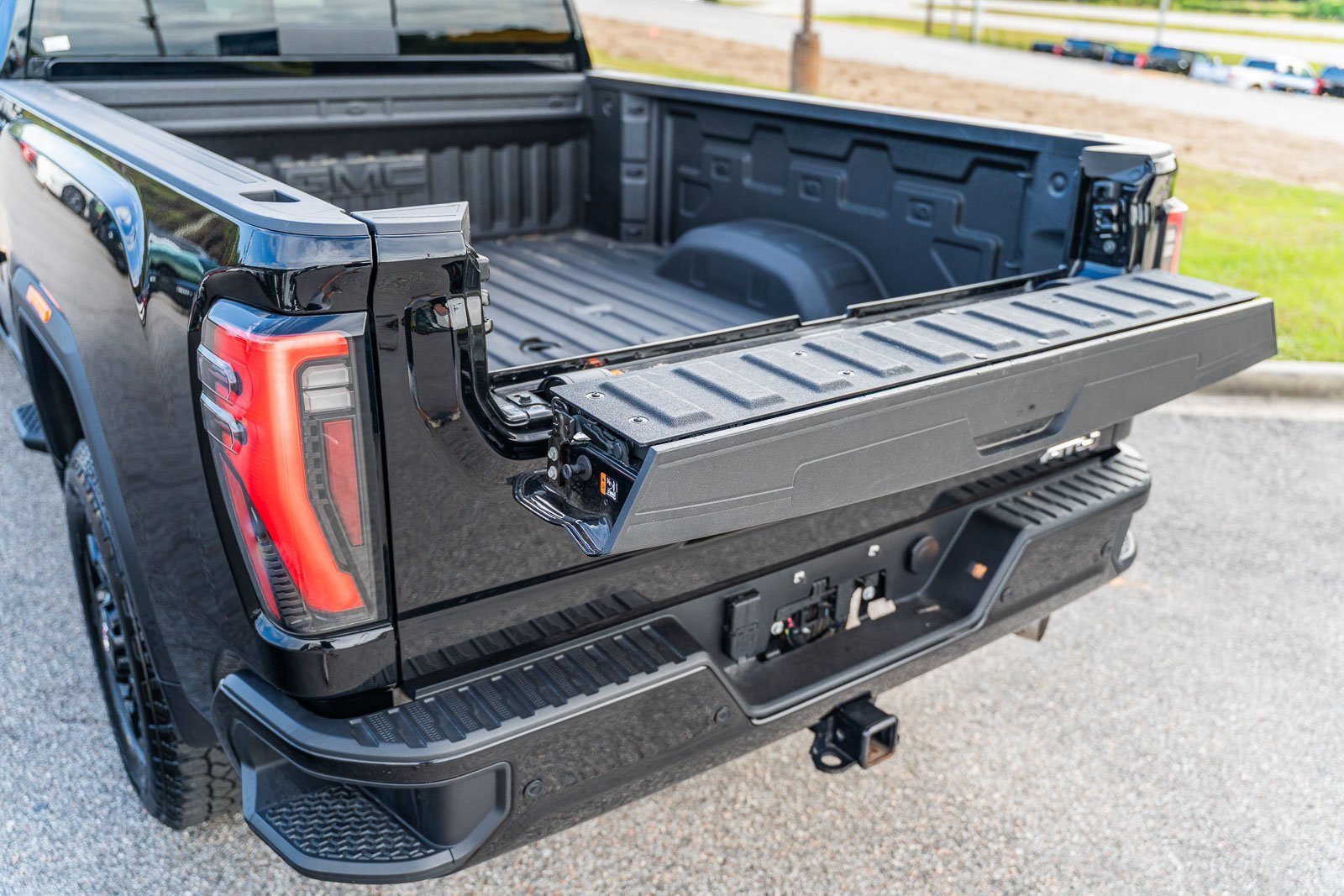 Used 2025 GMC Sierra 2500 AT4 w/ AT4 Premium Plus Package image 18