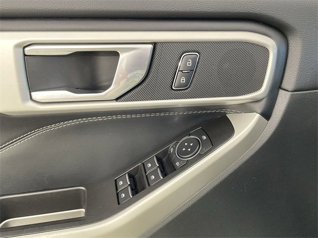 Used 2022 Ford Explorer XLT image 24