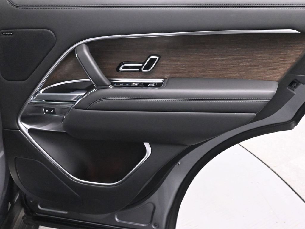 Used 2024 Land Rover Range Rover SE image 18