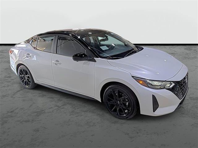 Used 2025 Nissan Sentra SR w/ SR Premium Package FWD image 5