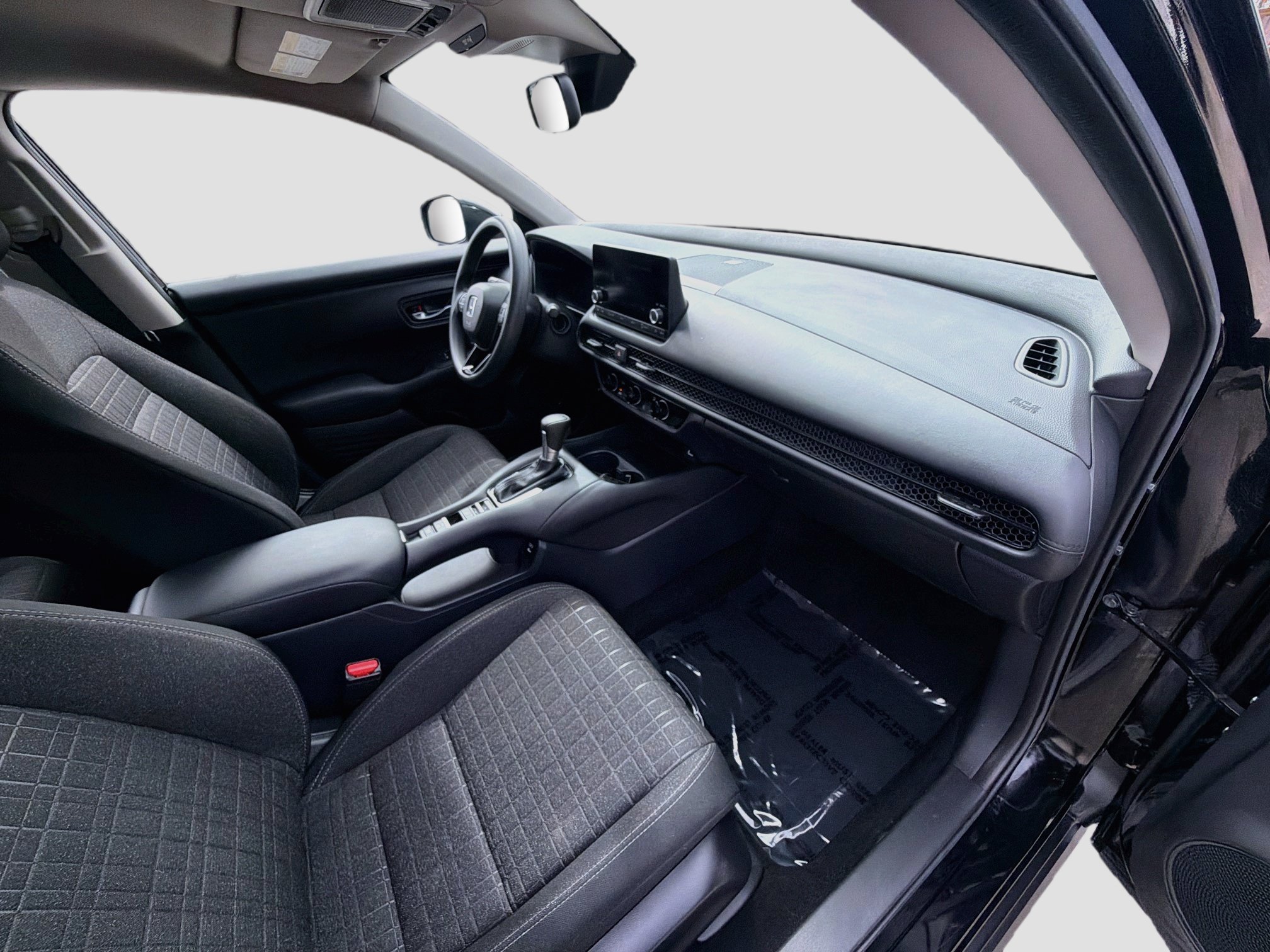 Used 2025 Honda HR-V LX image 32