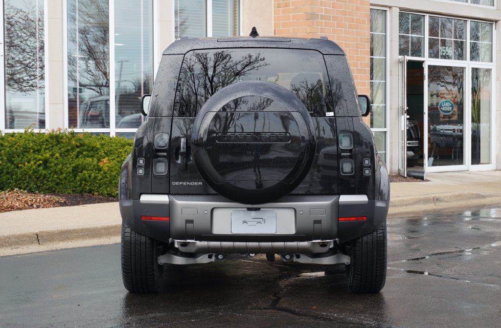 Used 2026 Land Rover Defender 110 S AWD/4WD image 5