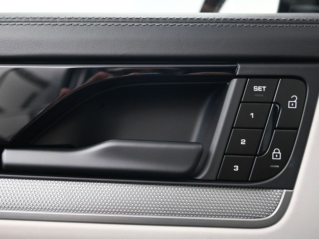 New 2026 Porsche Cayenne E-Hybrid Coupe image 18