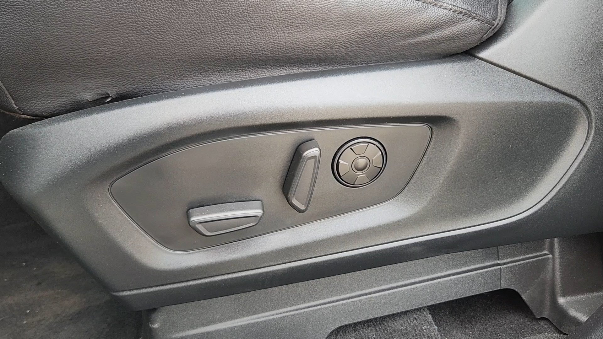 Used 2021 Ford Explorer ST w/ Equipment Group 401A AWD/4WD image 8