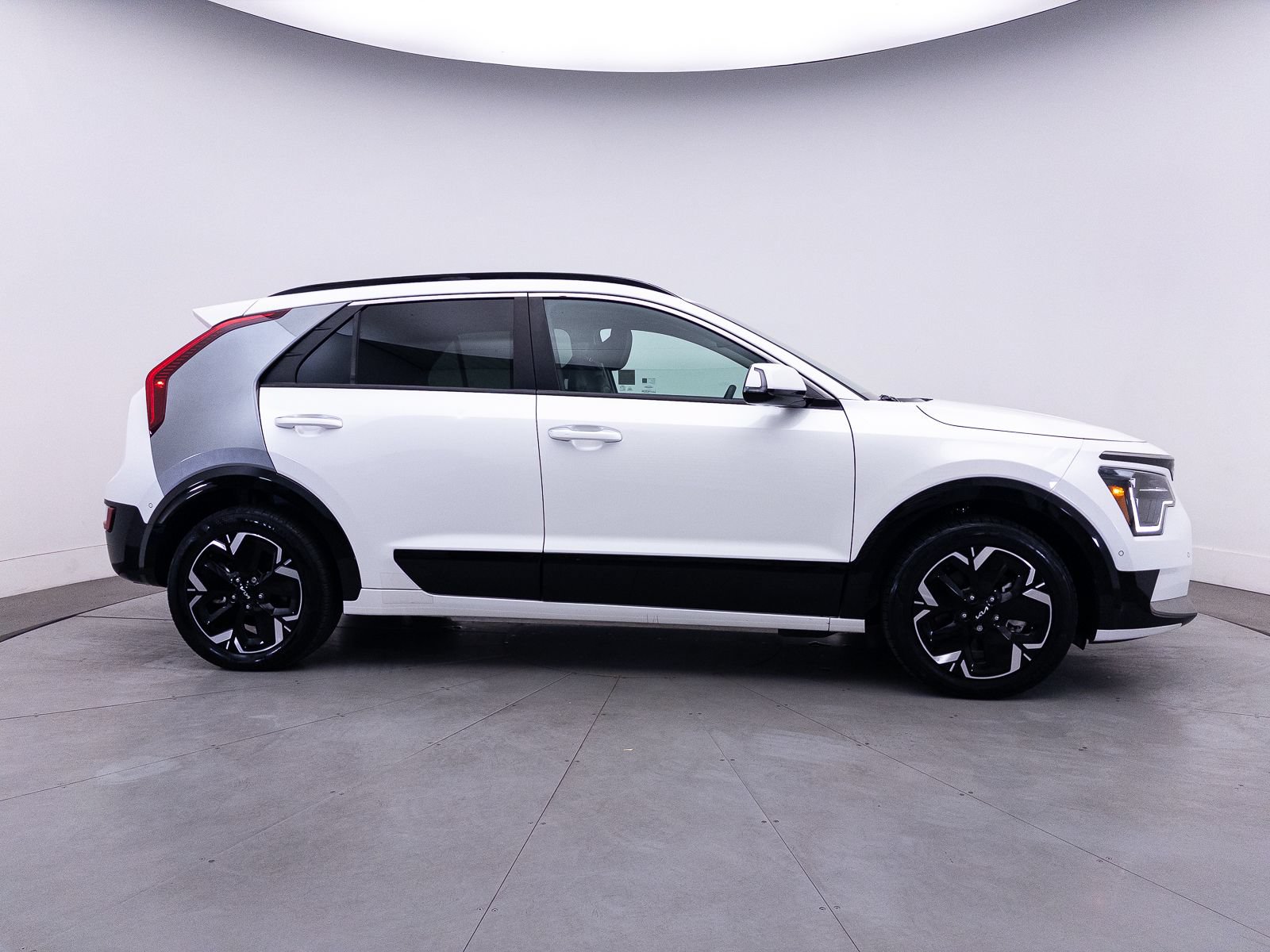 Certified 2023 Kia Niro Wave FWD image 42