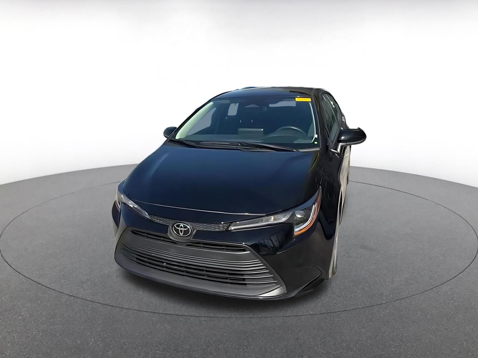 Used 2025 Toyota Corolla LE image 7